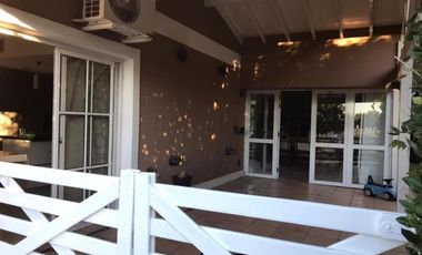 Venta de casa en Echeverria del lago- Canning