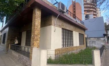 CASA DE 6 AMBIENTES EN ALQUILER - MORON NORTE