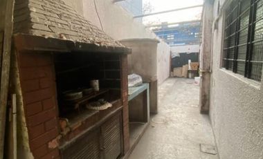 CASA DE 6 AMBIENTES EN ALQUILER - MORON NORTE