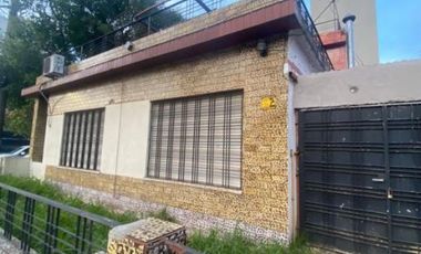 CASA DE 6 AMBIENTES EN ALQUILER - MORON NORTE