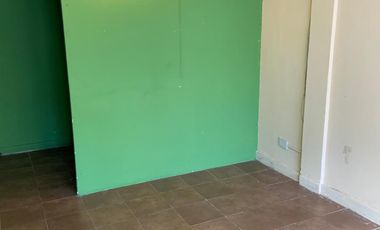 Alquiler de  local comercial en zona Caseros   super centrico
