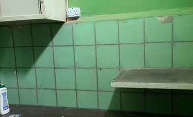 Alquiler de  local comercial en zona Caseros   super centrico