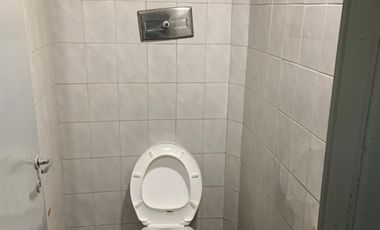 Alquiler de  local comercial en zona Caseros   super centrico