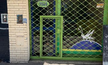 Alquiler de  local comercial en zona Caseros   super centrico