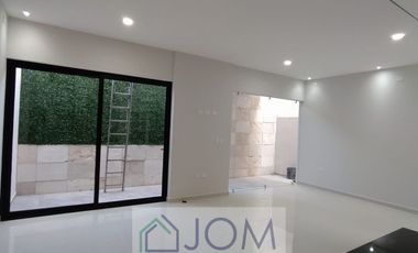Estrene casa en Privada Acanto