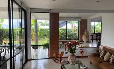 VENTA CASA  CAMPESTRE AMPLIA  EN CERRITOS PEREIRA