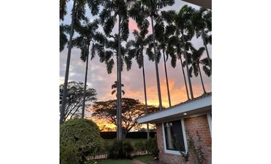 VENTA CASA  CAMPESTRE AMPLIA  EN CERRITOS PEREIRA