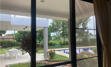 VENTA CASA  CAMPESTRE AMPLIA  EN CERRITOS PEREIRA