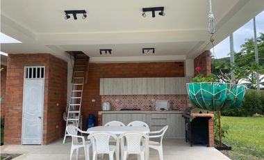 VENTA CASA  CAMPESTRE AMPLIA  EN CERRITOS PEREIRA