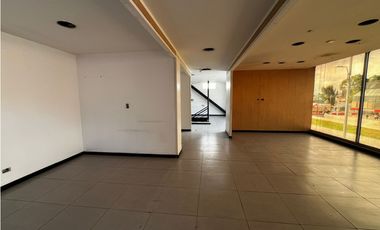 LOCAL EN ARRIENDO AVENIDA CHILE