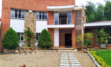 Venta de Casa moderna en Condominio, Jamundi-Valle