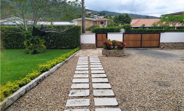 Venta de Casa moderna en Condominio, Jamundi-Valle