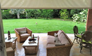 Venta de Casa moderna en Condominio, Jamundi-Valle