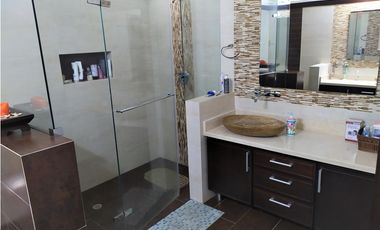 Venta de Casa moderna en Condominio, Jamundi-Valle