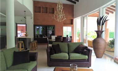 Venta de Casa moderna en Condominio, Jamundi-Valle