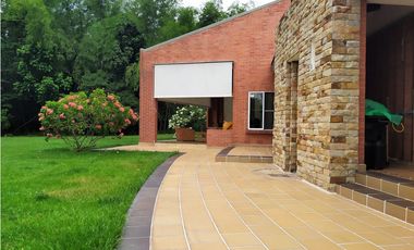 Venta de Casa moderna en Condominio, Jamundi-Valle