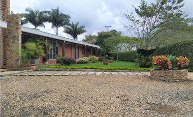 Venta de Casa moderna en Condominio, Jamundi-Valle