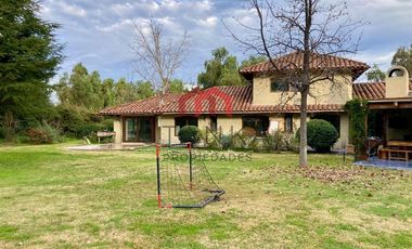 Casa en Arriendo en condominio los castaños