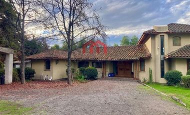 Casa en Arriendo en condominio los castaños