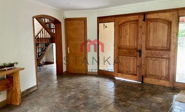 Casa en Arriendo en condominio los castaños