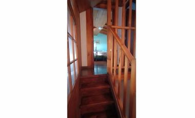 VENDO CASA DE 4 AMBIENTES CON PATIO MÁS LOCAL