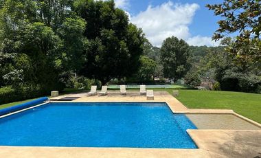Casa en venta en condominio en Avandaro, Valle de Bravo
