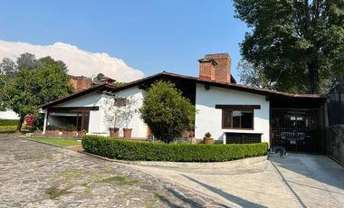 Casa en venta en condominio en Avandaro, Valle de Bravo