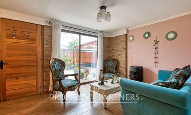Venta de casa remodelada en Peñalolén a pasos del metro