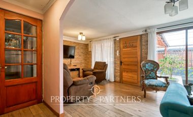 Venta de casa remodelada en Peñalolén a pasos del metro