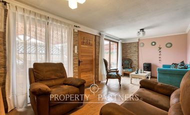 Venta de casa remodelada en Peñalolén a pasos del metro