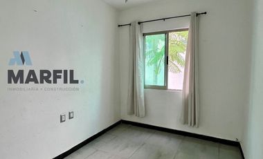 Casa en Venta en Esmeralda Norte Colima con Páneles Solares junto a Jardín!