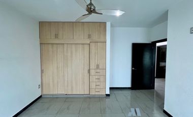 Casa en Venta en Esmeralda Norte Colima con Páneles Solares junto a Jardín!