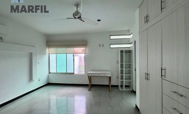 Casa en Venta en Esmeralda Norte Colima con Páneles Solares junto a Jardín!