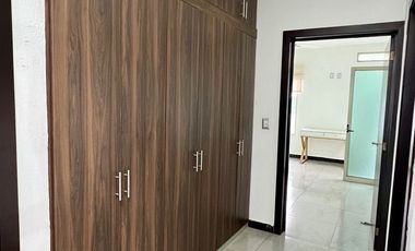 Casa en Venta en Esmeralda Norte Colima con Páneles Solares junto a Jardín!