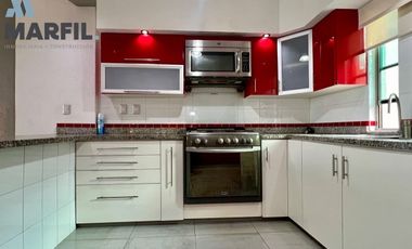 Casa en Venta en Esmeralda Norte Colima con Páneles Solares junto a Jardín!