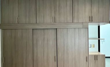 Casa en Venta en Esmeralda Norte Colima con Páneles Solares junto a Jardín!