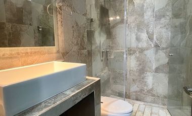 Casa en Venta en Esmeralda Norte Colima con Páneles Solares junto a Jardín!