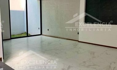 CASA EN VENTA EN FRACCIONAMIENTO LAS MARIANAS