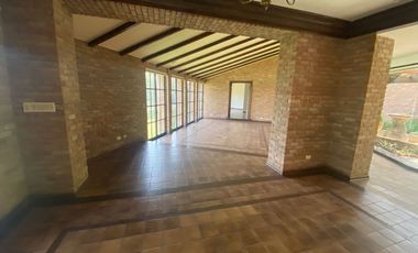 CASA EN RENTA DE UNA PLANTA PEDREGAL DEL VALLE