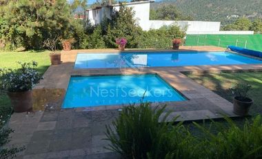 CASA EN VENTA, CERCA DE CLUB DE GOLF
