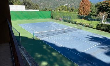 CASA EN VENTA, CERCA DE CLUB DE GOLF