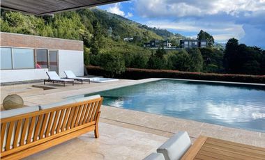 EN VENTA CASA CAMPESTRE SECTOR LAS PALMAS EN EL POBLADO