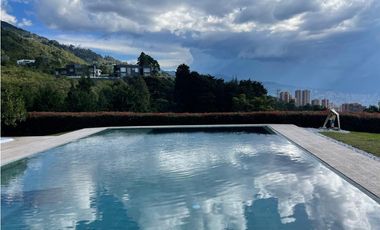 EN VENTA CASA CAMPESTRE SECTOR LAS PALMAS EN EL POBLADO