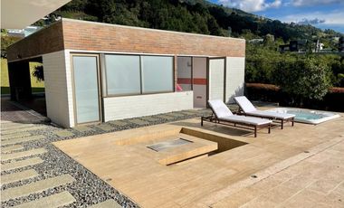 EN VENTA CASA CAMPESTRE SECTOR LAS PALMAS EN EL POBLADO