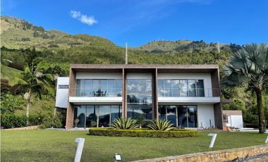 EN VENTA CASA CAMPESTRE SECTOR LAS PALMAS EN EL POBLADO