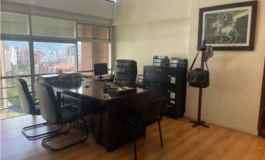 EN VENTA OFICINA EN LAS PALMAS POBLADO