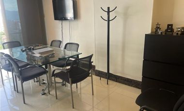 EN VENTA OFICINA EN LAS PALMAS POBLADO