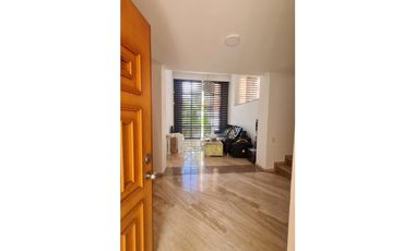 EN ARRIENDO CASA SECTOR AV. LAS PALMAS EN EL POBLADO