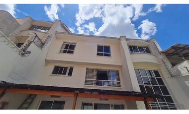 EN ARRIENDO CASA SECTOR AV. LAS PALMAS EN EL POBLADO