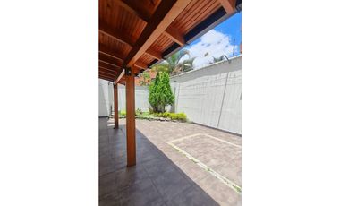 EN ARRIENDO CASA SECTOR AV. LAS PALMAS EN EL POBLADO